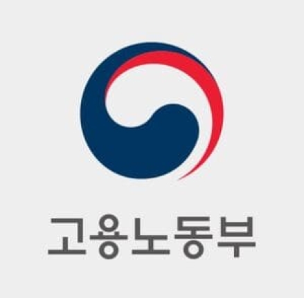 "새벽 2시 주휴수당 문의도 3초 만에 척척"… 고용노동부 'AI 노동법 상담' 돌풍